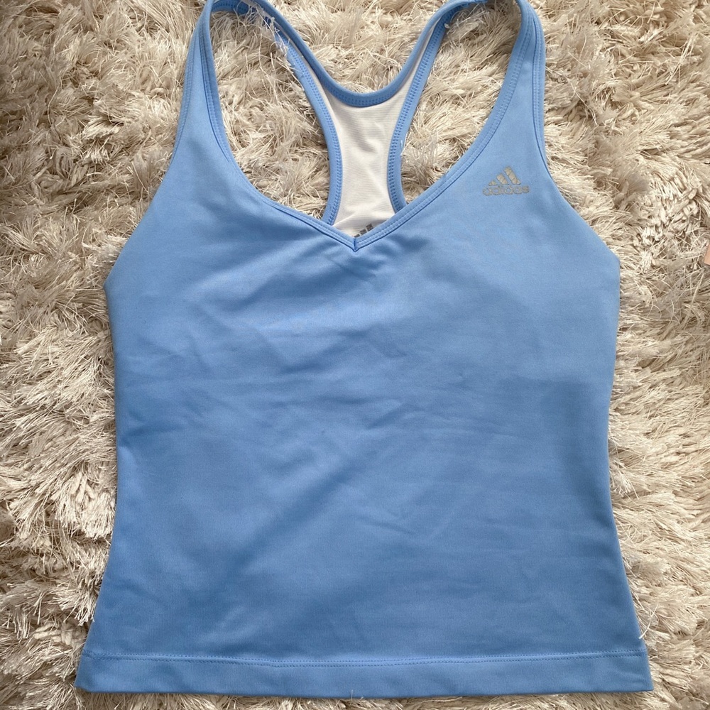 Adidas workout top 3/$12🌼